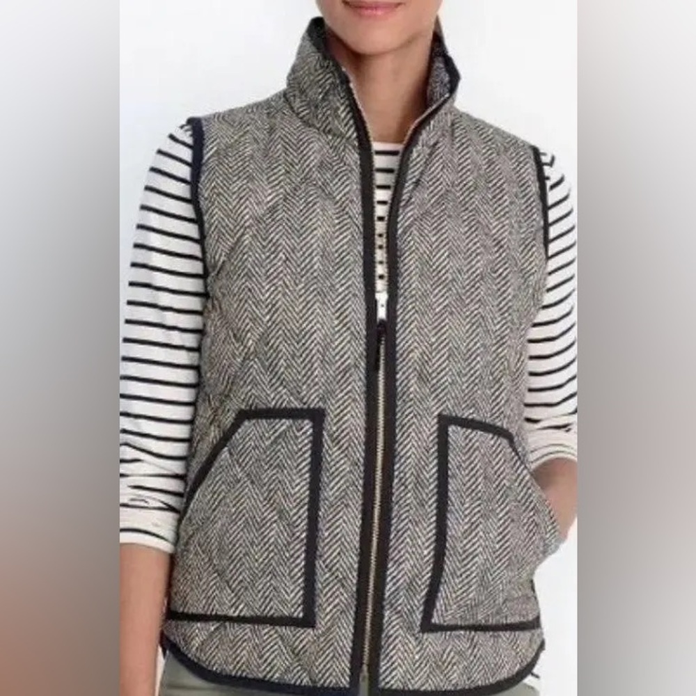 J. Crew Black & White Chevron Print Quilted Vest, size XS